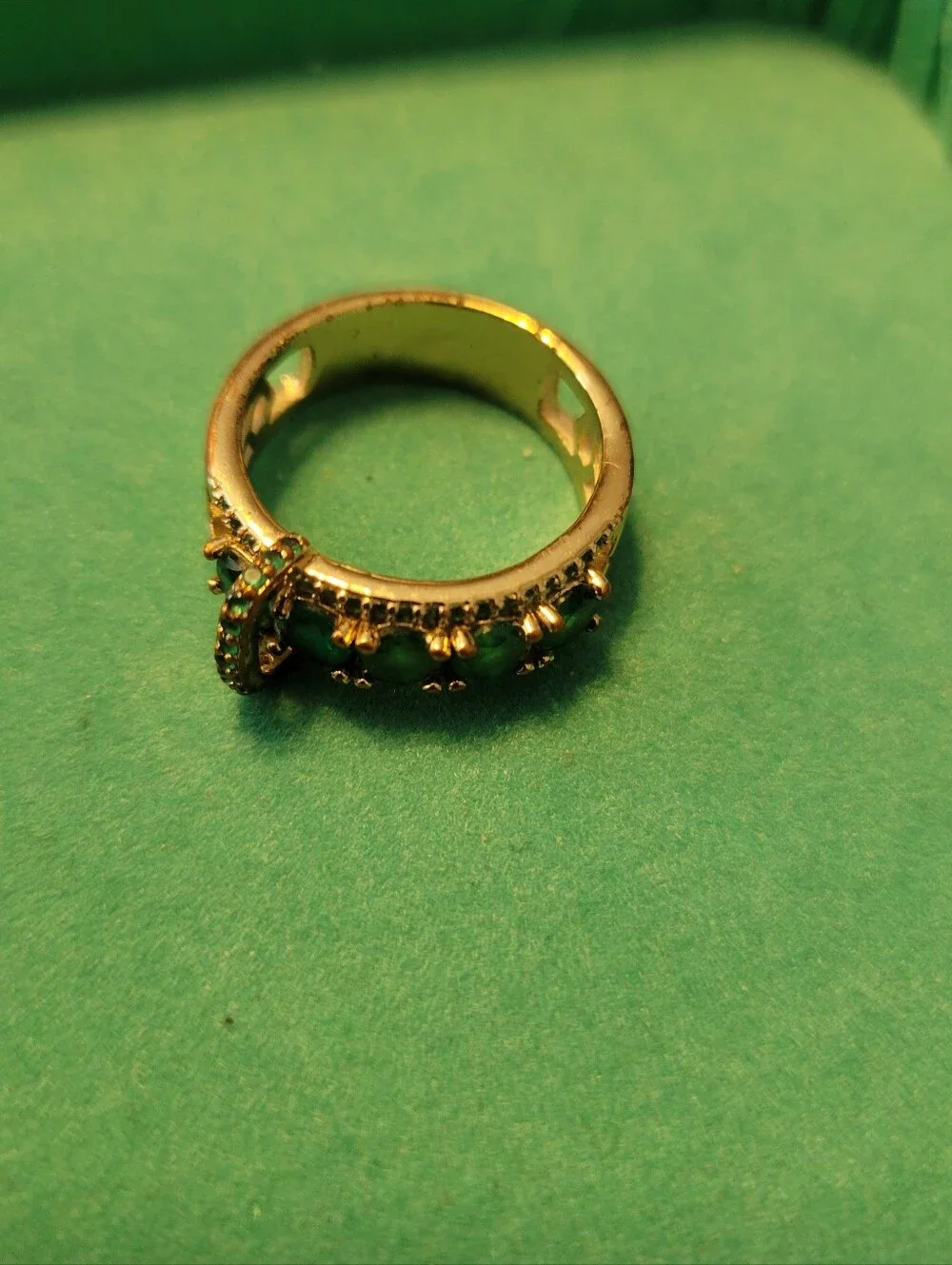 N/A elegant gold